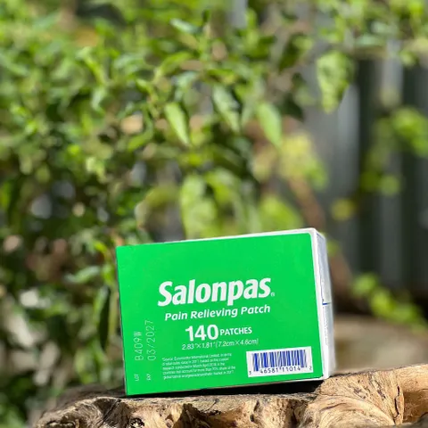 Miếng Dán Giảm Đau Salonpas - 140 Miếng Giảm Đau Cơ, Khớp, Vai, Lưng - Dán Ngoài Da Hiệu Quả từ Nhật Bản