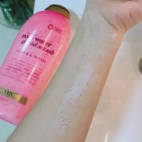 Sữa tắm tẩy tế bào chết OGX Rose Water & Pink Sea Salt 577ml