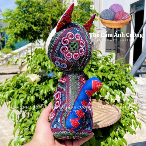 Thú Nhồi Bông Mèo Thần Tài Thổ Cẩm Sapa - Quà Tặng Ý Nghĩa Chất Liệu Mềm Mại Cho Bé Yêu