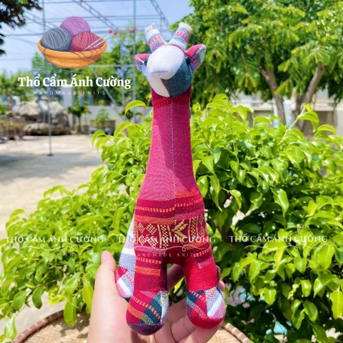 Thú Nhồi Bông Hiêu Cao Cổ Dân Tộc Thái - Đồ Chơi Trẻ Em Vải Thổ Cẩm Mềm Mại, Quà Tặng Ý Nghĩa Cho Bé