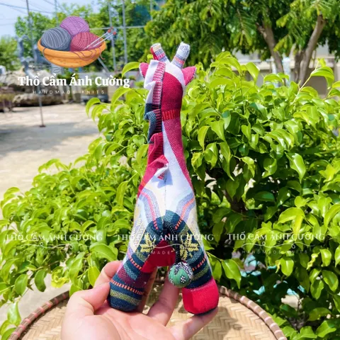 Thú Nhồi Bông Hiêu Cao Cổ Dân Tộc Thái - Đồ Chơi Trẻ Em Vải Thổ Cẩm Mềm Mại, Quà Tặng Ý Nghĩa Cho Bé