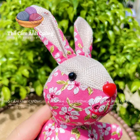 Thú Nhồi Bông Thỏ Ngồi Hoa Đáng Yêu - Đồ Chơi Trẻ Em Chất Liệu Vải Hoa Mềm Mại, Quà Tặng Ý Nghĩa Từ Thổ Cẩm Ánh Cường