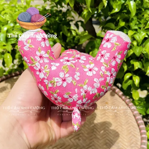 Thú Nhồi Bông Thỏ Ngồi Hoa Đáng Yêu - Đồ Chơi Trẻ Em Chất Liệu Vải Hoa Mềm Mại, Quà Tặng Ý Nghĩa Từ Thổ Cẩm Ánh Cường