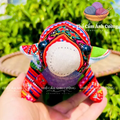 Thú Nhồi Bông Lợn Ỉn Thổ Cẩm Sapa - Quà Tặng Đáng Yêu cho Trẻ Em Chất Liệu Mềm Mại, Bảo Hành 1 Đổi 1