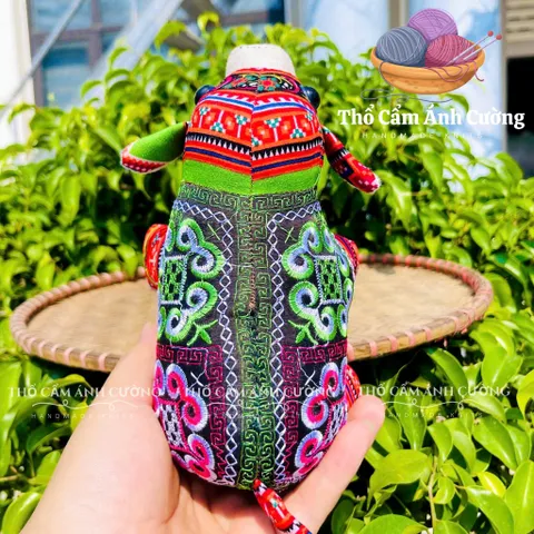 Thú Nhồi Bông Lợn Ỉn Thổ Cẩm Sapa - Quà Tặng Đáng Yêu cho Trẻ Em Chất Liệu Mềm Mại, Bảo Hành 1 Đổi 1