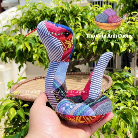 Thú Nhồi Bông Hình Con Rắn Thổ Cẩm Dân Tộc Thái - Quà Tặng Ý Nghĩa Cho Trẻ Em, Vải Thổ Cẩm Mềm Mại, Đường May Chắc Chắn