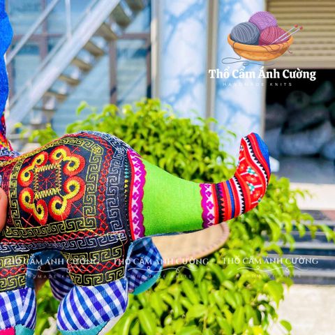 Thú Nhồi Bông Khủng Long Ăn Cỏ Thổ Cẩm Sapa - Đồ Chơi Trẻ Em An Toàn Và Đầy Y Nghĩa Tặng Bé Yêu