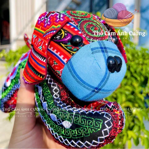 Thú Nhồi Bông Chó Nằm Thổ Cẩm Sapa - Đồ Chơi Trẻ Em Ấm Áp Chất Liệu Vải Mềm, Quà Tặng Ý Nghĩa Cho Bé