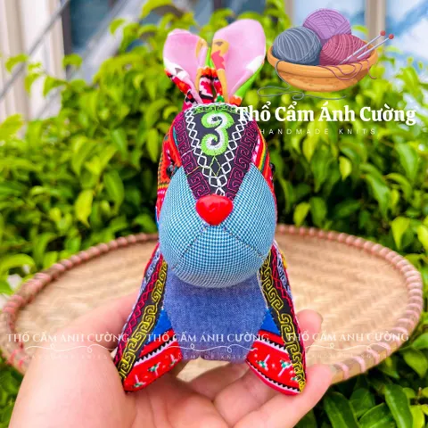 Thú Nhồi Bông Thỏ Con Thổ Cẩm Sapa - Đồ Chơi Trẻ Em Chất Liệu Vải Mềm, Quà Tặng Ý Nghĩa Cho Bé Yêu