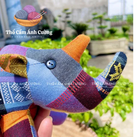 Thú Nhồi Bông Con Tê Giác 2 Sừng Dễ Thương Thổ Cẩm Dân Tộc Thái - Quà Tặng Ý Nghĩa Cho Bé Yêu, Chất Liệu Tuyệt Vời