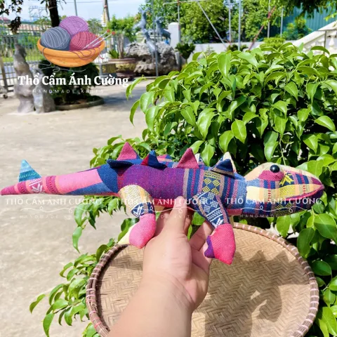 Thú Nhồi Bông Con Cá Sấu Thổ Cẩm Dân Tộc Thái - Quà Tặng Đáng Yêu cho Bé, Chất Liệu Vải Bông Mềm Mại, Bảo Hành 1 Đổi 1