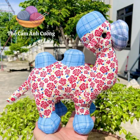 Thú Nhồi Bông Chú Lạc Đà Ngọt Ngào - Đồ Chơi Trẻ Em Chất Liệu Vải Hoa Mềm Mại, Quà Tặng Ý Nghĩa Từ Thổ Cẩm Ánh Cường