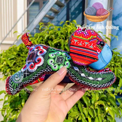 Thú Nhồi Bông Thổ Cẩm Sapa Dễ Thương Cho Bé - Chất Liệu Mềm Mại, Đường May Tỉ Mỉ, Quà Tặng Handmade, Decor Nhà Cửa