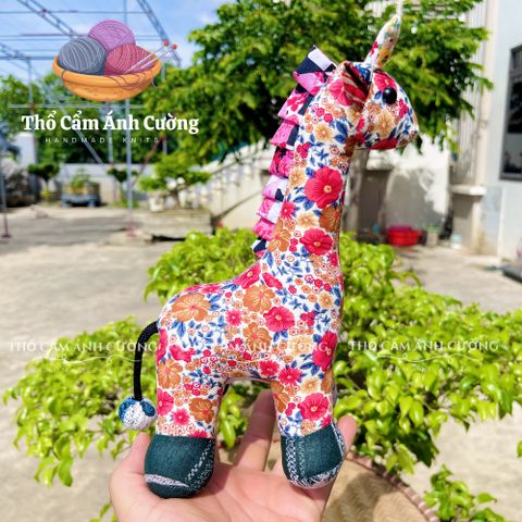 Gấu Bông Hiêu Cao Cổ Dễ Thương - Quà Tặng Trẻ Em Chất Liệu Vải Hoa Mềm Mại, Đường May Chắc Chắn - Thổ Cẩm Ánh Cường