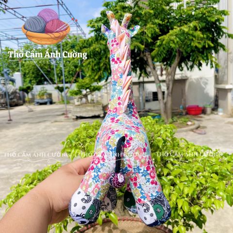 Gấu Bông Hiêu Cao Cổ Dễ Thương - Quà Tặng Trẻ Em Chất Liệu Vải Hoa Mềm Mại, Đường May Chắc Chắn - Thổ Cẩm Ánh Cường
