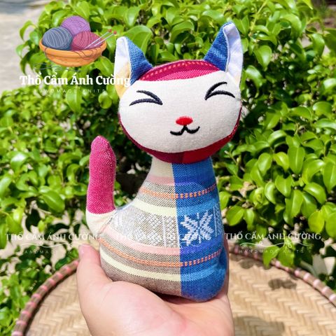 Thú Nhồi Bông Mèo Thần Tài Dễ Thương - Quà Tặng Ý Nghĩa Cho Bé, Vải Thổ Cẩm Dân Tộc Thái Mềm Mại, Chất Lượng Tốt