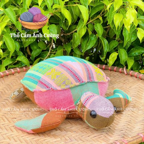 Thú Nhồi Bông Con Rùa Dân Tộc Thái - Đồ Chơi Trẻ Em Vải Thổ Cẩm Mềm Mại, Quà Tặng Ý Nghĩa Cho Bé Yêu