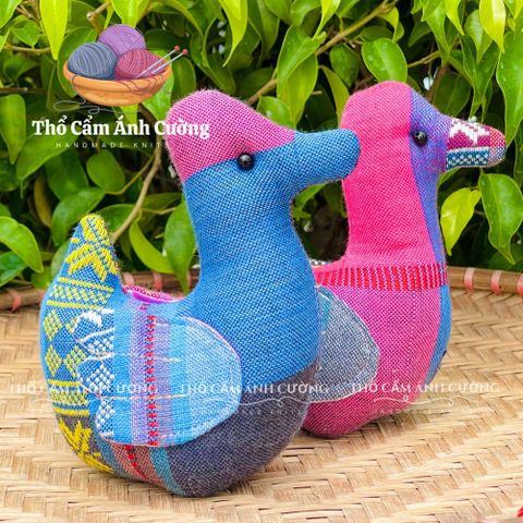 Thú Nhồi Bông Con Vịt Dân Tộc Thái - Đồ Chơi Trẻ Em Chất Liệu Thổ Cẩm và Bông Mềm Mại - Quà Tặng Ý Nghĩa Cho Bé Yêu