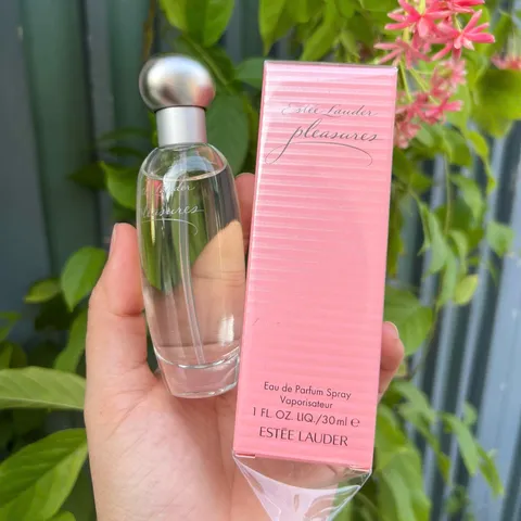 Nước Hoa Nữ Estee Lauder Pleasures Eau De Parfum 30ml - Hương Hoa Tươi Thanh Lịch Cho Mùa Xuân Hè
