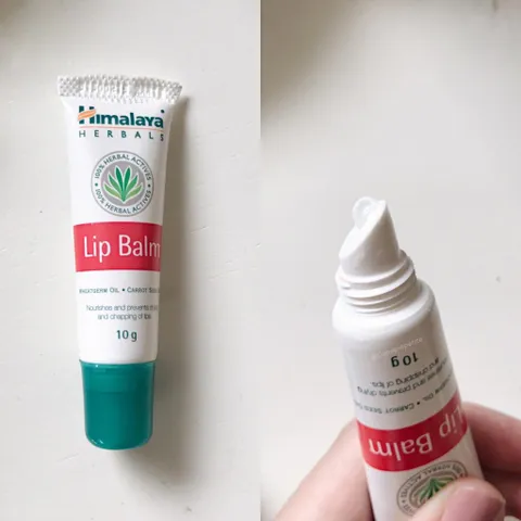 Son Dưỡng Môi Himalaya Lip Balm 10g Chiết Xuất Cà Rốt - Dưỡng Ẩm, Làm Hồng Môi An Toàn Cho Mọi Loại Da