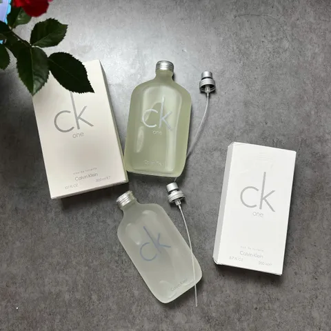 Nước Hoa CK One 300ml Unisex - Hương Citrus Tươi Mát, Trẻ Trung - Biểu Tượng Thế Hệ 90s, Dùng Hằng Ngày, Phù Hợp Mùa Xuân Hè