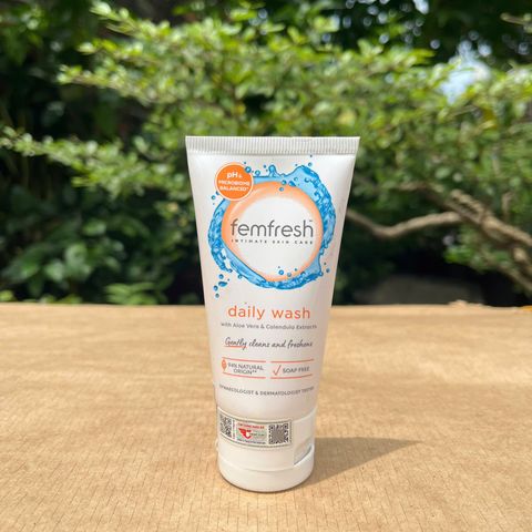 Dung Dịch Vệ Sinh Phụ Nữ Hàng Ngày Femfresh 250ml - Sạch, Dịu Nhẹ, Cân Bằng pH, Chăm Sóc Vùng Nhạy Cảm