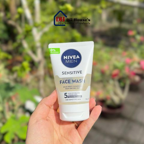Sữa rửa mặt cho nam có làn da nhạy cảm Nivea Men Sensitive Face Wash 100ml.