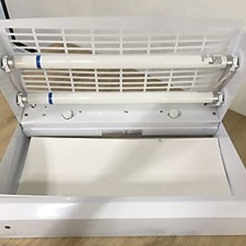 Đèn Bẫy Côn Trùng Maxx 100 - Hiệu Quả Tấm Keo Dính, Diệt Mũi Chống Vỡ, Phạm Vi 100m2, An Toàn Đạt Tiêu Chuẩn CE