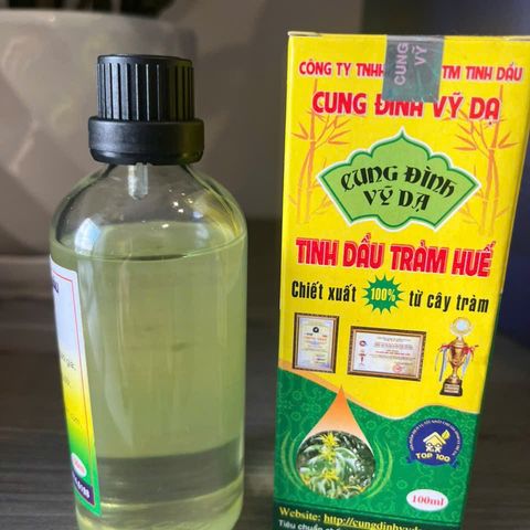 Dầu Tràm Nguyên Chất Huế Cung Đình Vỹ Dạ 100ml - Tinh Dầu Giữ Ấm, Đuổi Muỗi Cho Mẹ Và Bé,Trẻ Sơ Sinh