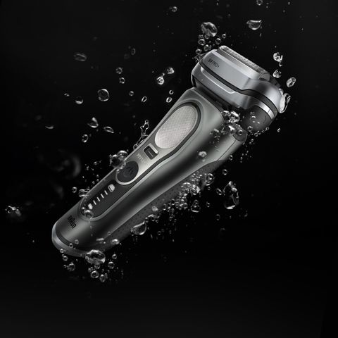 Máy cạo râu điện Braun Series 9 PRO+ 9615 - Độ sắc bén hoàn hảo, công nghệ Pro-SensoAdapt bảo vệ da tối ưu, cạo ướt và khô hiệu quả.