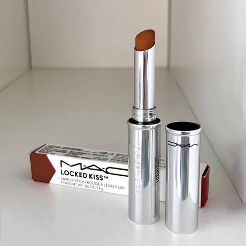 Son Thỏi Locked Kiss 24HR - Son Môi Lì, Bền Màu 24 Giờ, Dưỡng Ẩm, Đủ Màu Cho Mọi Phong Cách - Hàng Chính Hãng Mac