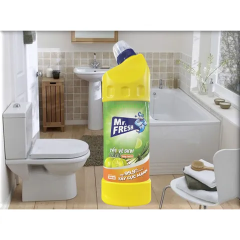 Chai tẩy vệ sinh toilet đậm đặc Mr.Fresh 900ml - Hương chanh sả & cam quýt, diệt khuẩn 99.9%, an toàn cho bề mặt sử dụng
