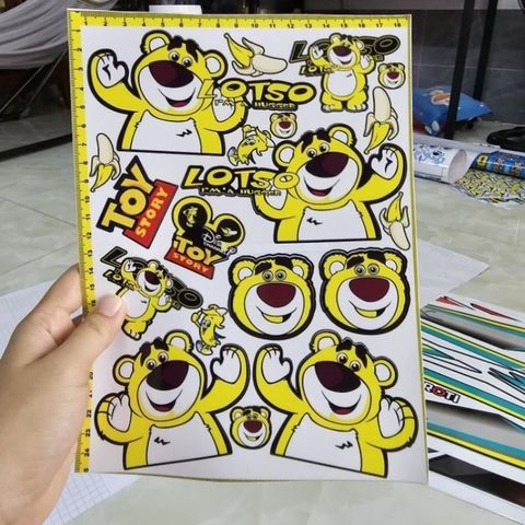 Tem dán trang trí xe máy Gấu Dâu Lotso A4 - Tem 3 Lớp Chống Nước Bền Bỉ, Họa Tiết Sắc Nét, Bảo Hành Trọn Đời