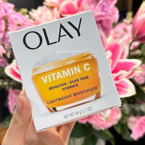 Kem Dưỡng Olay Regenerist Vitamin C + Peptide 24 Face Moisturizer 48g (Vàng)