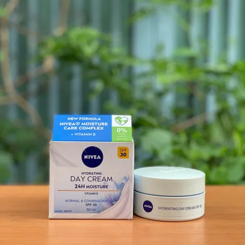 Kem Dưỡng Ẩm NIVEA Ban Ngày SPF30 50ml - Dưỡng Ẩm Chuyên Sâu, Bảo Vệ Da, Phù Hợp Da Thường và Da Hỗn Hợp