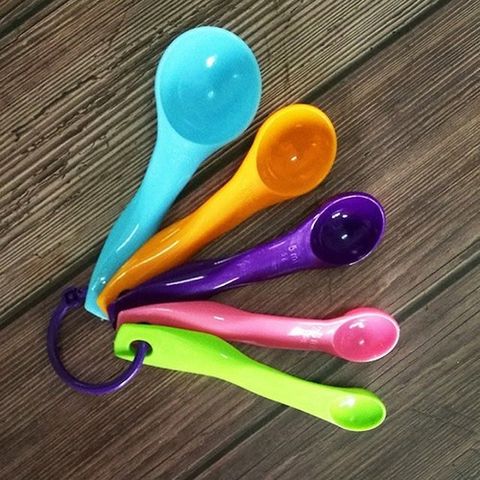 Bộ thìa đong nhựa 5 màu TVKITCHEN - Dụng cụ nhà bếp đa năng, dễ sử dụng, chất lượng cao, phù hợp với mọi gian bếp (TV1442)