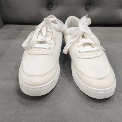 Giày thể thao nam G7 màu trắng - Sneakers cổ thấp buộc dây, thiết kế thời trang - Hàng lỗi nhẹ, ảnh thật kèm theo