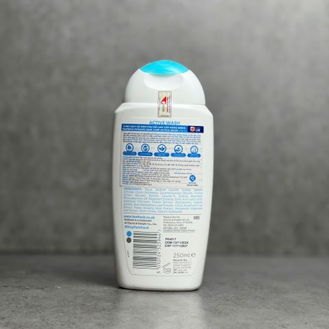 Dung dịch vệ sinh phụ nữ Femfresh Active Wash 250ml - Chuyên biệt cho hoạt động nhiều, tươi mát khỏe mạnh, nhập khẩu Anh