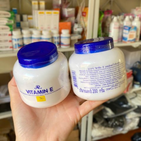 Kem Dưỡng Ẩm Da Vitamin E Aron 200g - Chăm Sóc Da Mặt An Toàn, Giúp Da Mềm Mịn, Xuất Xứ Thái Lan