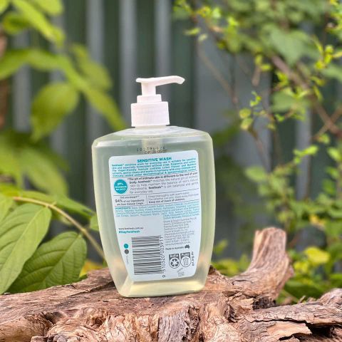 Dung Dịch Vệ Sinh Phụ Nữ Femfresh 600ml - Dịu Nhẹ Cho Da Nhạy Cảm, Không Hương Liệu, Chuẩn pH, Chiết Xuất Tự Nhiên