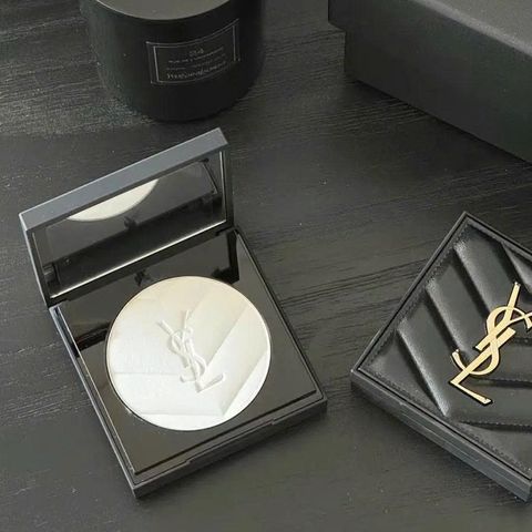 Phấn Phủ Yves Saint Laurent YSL All Hours Hyper Finish Tone 00 Universal - Lớp Trang Điểm Hoàn Hảo Kiềm Dầu, Phù Hợp Mọi Loại Da