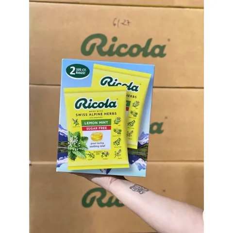 Kẹo Ngậm Ho Không Đường Ricola Lemon Mint - Hỗ Trợ Thông Mát Cổ Họng, 105 Viên Thảo Mộc Tự Nhiên