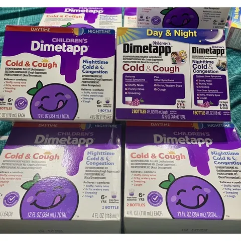Siro Dimetapp Day & Night cảm ho, sổ mũi trẻ em