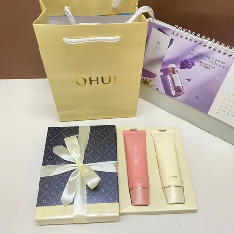 Bộ Kem Dưỡng Da Tay Ohui Hand Cream Special Set 100ml - Kem Dưỡng Ẩm Mượt Mà, Giúp Chống Nếp Nhăn và Tia UV, Hương Hoa Cỏ và Hoa Hồng