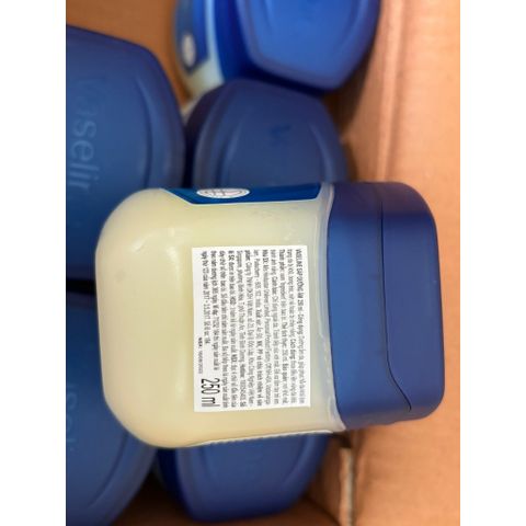 Sáp dưỡng ẩm Vaseline 250g sáp Dưỡng Ẩm vaseline Pure Petroleum jelly Original 250g SÁP TRẮNG