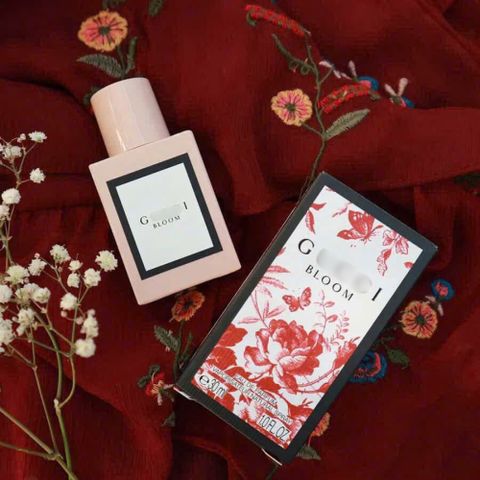 Nước Hoa Nữ Gucci Bloom 30ml/50ml - Hương Thơm Quyến Rũ, Sang Trọng, Lưu Hương Lâu, Chai Full Box Từ Ý