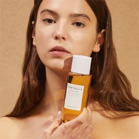 Toner Rau Má SKIN1004 Madagascar Centella 210ml - Làm Dịu & Phục Hồi Da Nhạy Cảm, Da Mụn, Cấp Ẩm, Se Khít Lỗ Chân Lông