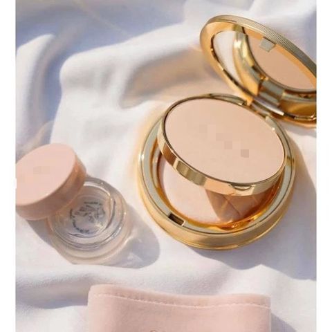 Phấn Phủ Dạng Nén Gucci Poudre De Beaute Mat Naturel 10g - Lớp Nền Mịn Màng Tự Nhiên, Che Phủ Nhẹ, Không Gây Bí Da