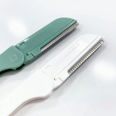 Gói 2 Chiếc Dao Cạo Lông Mày The Face Shop - Dụng Cụ Tỉa Sắc Nét An Toàn, Gấp Gọn Tiện Lợi Cho Mọi Loại Da