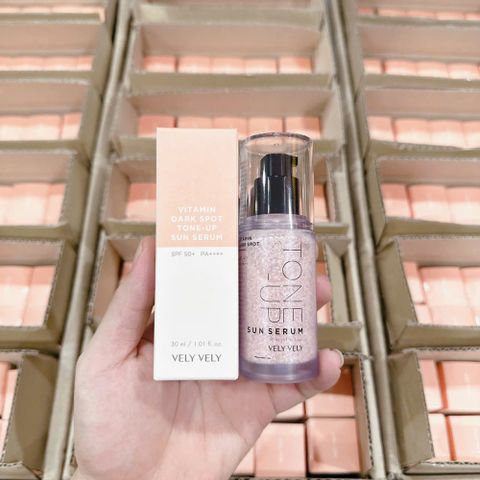 Tinh Chất Chống Nắng Nâng Tone Serum Vely Vely Vitamin Dark SPF50+/PA++++ - Bảo Vệ Da, Làm Sáng Rạng Rỡ 30ml